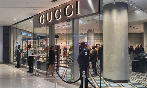 gucci men's shopping centre